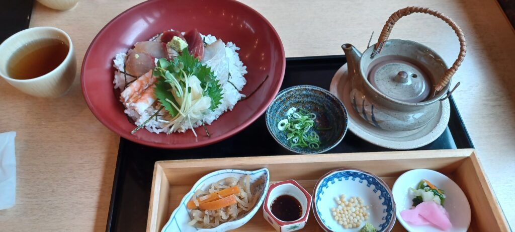 海鮮ひつまぶし丼